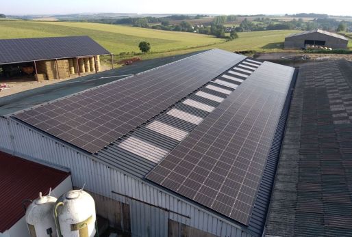 Bâtiment agricole Solaire et photovoltaïque réalisé par Triangle energie chez de agriculteurs dans toute la France