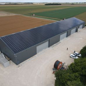 Bâtiment agricole Solaire et photovoltaïque réalisé par Triangle energie chez de agriculteurs dans toute la France