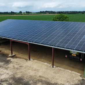 Bâtiment agricole Solaire et photovoltaïque réalisé par Triangle energie chez de agriculteurs dans toute la France