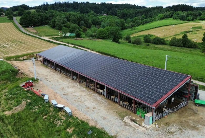 Hangar solaire dans la Loire