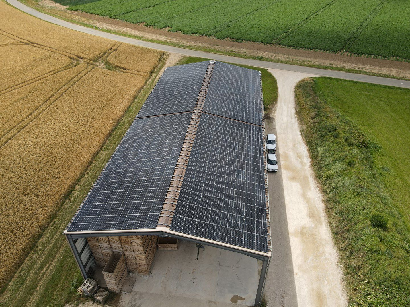 Bâtiment agricole Solaire et photovoltaïque réalisé par Triangle energie chez de agriculteurs dans toute la France