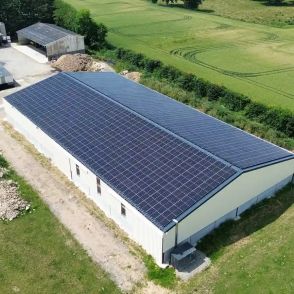 Bâtiment agricole solaire symétrique Triangle Énergie