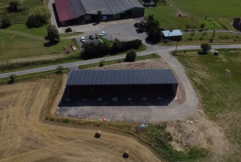 Bâtiment agricole Solaire et photovoltaïque réalisé par Triangle energie chez de agriculteurs dans toute la France