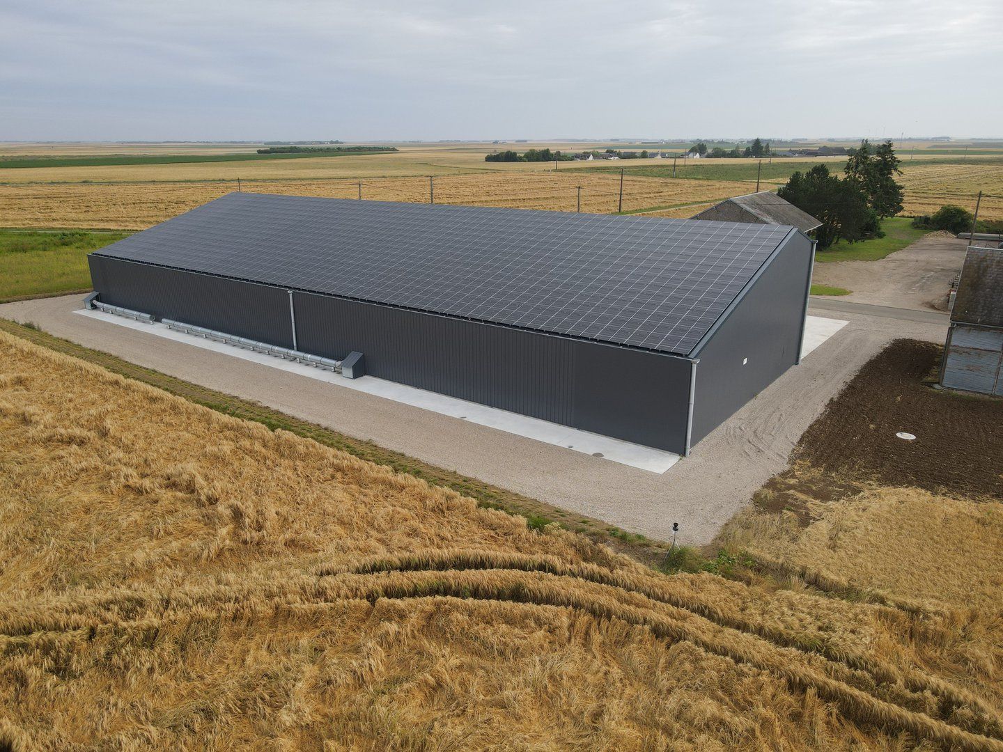 Bâtiment agricole Solaire et photovoltaïque réalisé par Triangle energie chez de agriculteurs dans toute la France