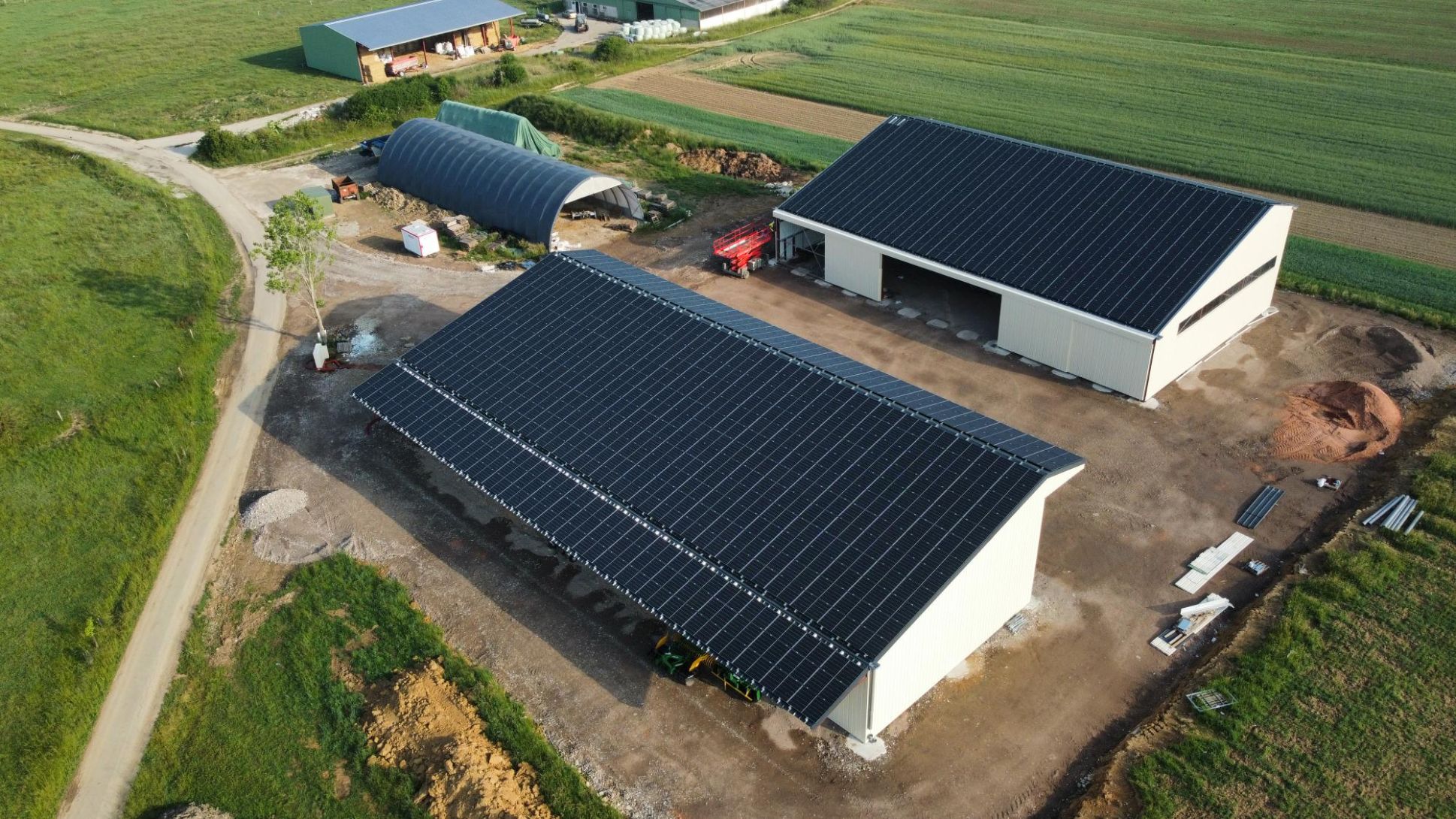 Hangars agricoles photovoltaïques en Moselle réalisés par Triangle Énergie