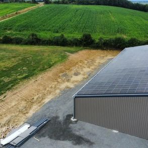 Bâtiment agricole Solaire et photovoltaïque réalisé par Triangle energie chez de agriculteurs dans toute la France