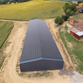 Hangar Solaire Symétrique réalisé par Triangle energie
