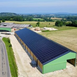 Vue de côté stabulation solaire