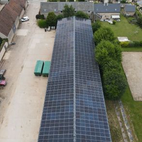 Bâtiment agricole Solaire et photovoltaïque réalisé par Triangle energie chez de agriculteurs dans toute la France