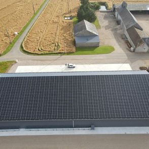 Bâtiment agricole Solaire et photovoltaïque réalisé par Triangle energie chez de agriculteurs dans toute la France