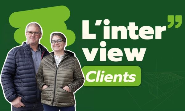 Couple d'agriculteurs témoignant au sujet de leurs hangars solaires Triangle Énergie