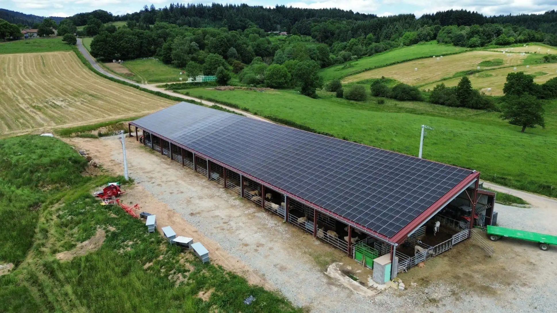 Hangar solaire dans la Loire