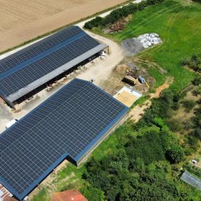 Bâtiment agricole Solaire et photovoltaïque réalisé par Triangle energie chez de agriculteurs dans toute la France