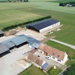 Bâtiment agricole solaire symétrique Triangle Énergie