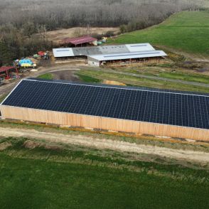 Bâtiment agricole Solaire et photovoltaïque réalisé par Triangle energie chez de agriculteurs dans toute la France