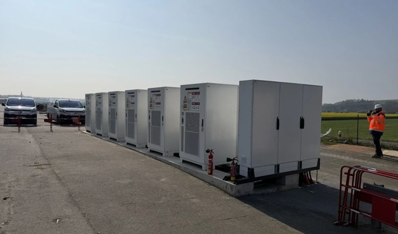 Photo des 6 unités de stockage présentes sur le site de la Varenne ou le Triangle fabrique les hangars des agriculteurs